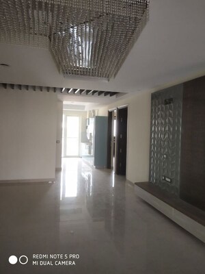 Building Lobby in 4 BHK Builder Floor at Versalia WoodWinds, Sector 67 – for Rent