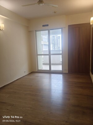 Room in 3.5 BHK Apartment at Lotus Panache, Sector 110 – for Rent