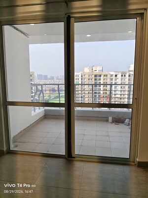 Room in 4 BHK Apartment at 3C Lotus Panache, Sector 110 – for Rent