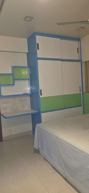 Room in 3 BHK Apartment at Kumar Peninsula, Baner – for Rent