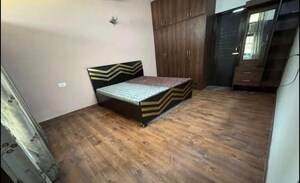Room in 3 BHK Apartment at Vip Road – for Rent