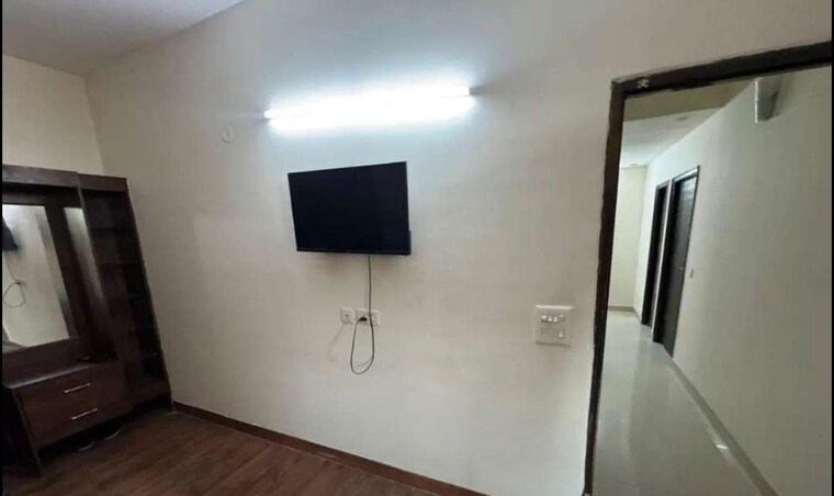 Other, vip road 3 Bedroom 1300 Sq.Ft. Apartment In Vip Road Zirakpur 10653568