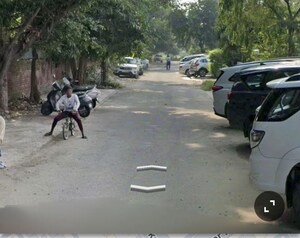 Parking in 6+ BHK Independent House at Sector 33 – for Rent