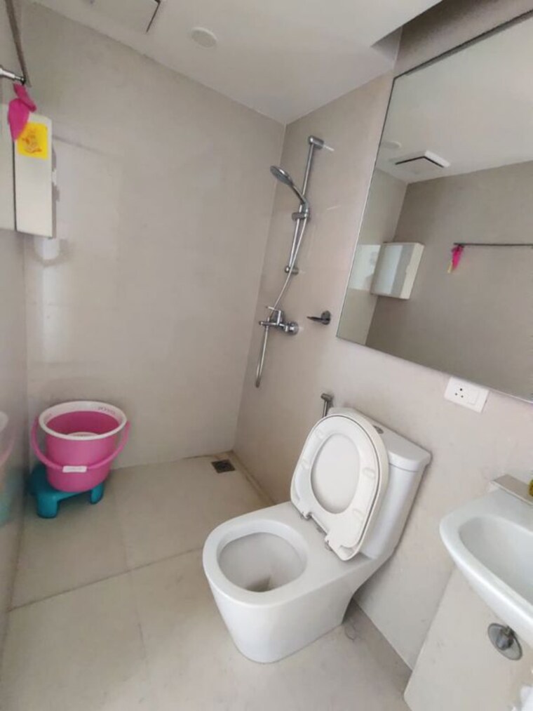 Bathroom, hiranandani-estate 1 Bedroom 800 Sq.Ft. Apartment In Ghodbunder Road Thane 10653601