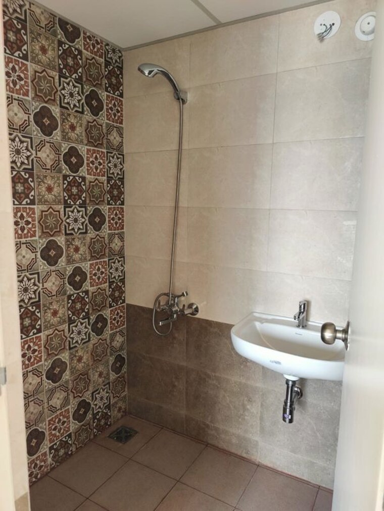 Bathroom, mahindra-happinest-tathawade-phase-1 2 Bedroom 620 Sq.Ft. Apartment In Tathawade Pune 10653613