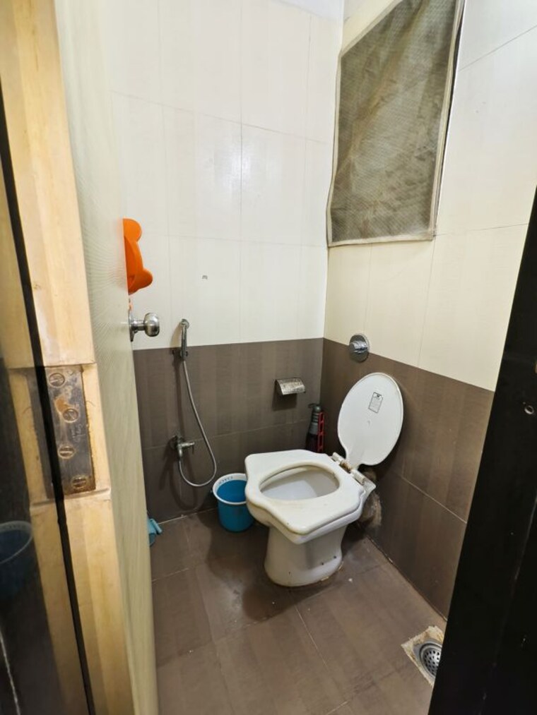 Bathroom, nisarg-hyde-park 1 Bedroom 670 Sq.Ft. Apartment In Kharghar Navi Mumbai 10653631