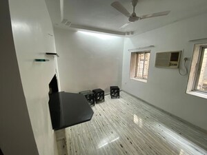 Bathroom in 1 BHK Apartment at Maniyar Apartment, Tardeo – for Rent