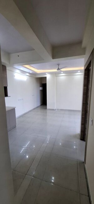 Room in 2.5 BHK Apartment at Signature Global The Millennia, Sector 37d – for Rent