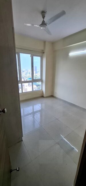 Room in 2.5 BHK Apartment at Signature Global The Millennia, Sector 37d – for Rent