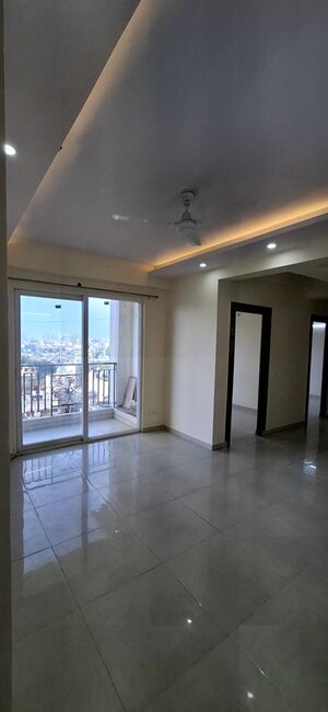 Room in 2.5 BHK Apartment at Signature Global The Millennia, Sector 37d – for Rent