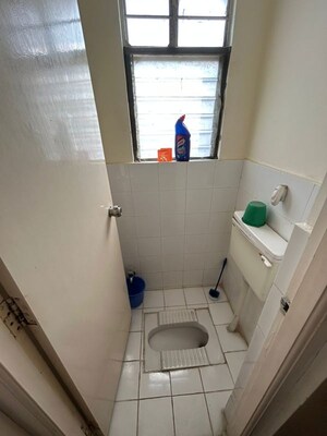 Bathroom in 2 BHK Apartment at Mayur Colony – for Rent
