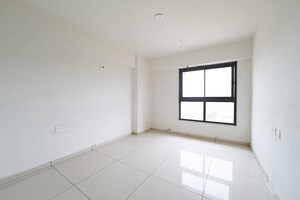 Room in 4 BHK Apartment at Shela – for Sale