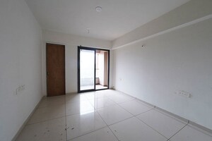 Room in 4 BHK Apartment at Shela – for Sale