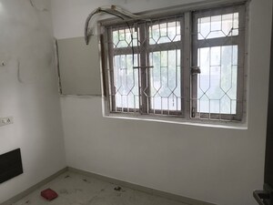 Room in 1 BHK Apartment at Uma Irla Apartment, Vile Parle West – for Rent