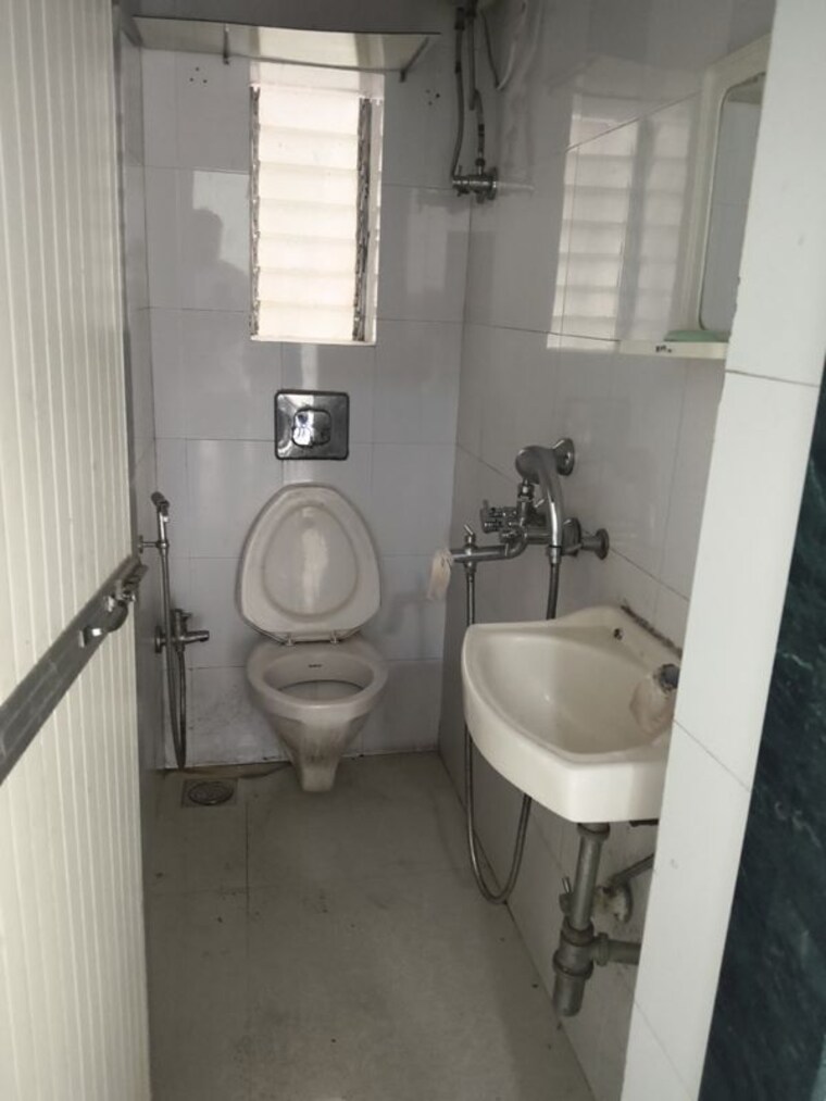Bathroom, uma-irla-apartment 1 Bedroom 370 Sq.Ft. Apartment In Vile Parle West Mumbai 10653717