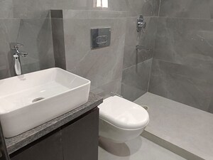 Bathroom in 4 BHK Builder Floor at BPTP Amstoria, Sector 102 – for Rent