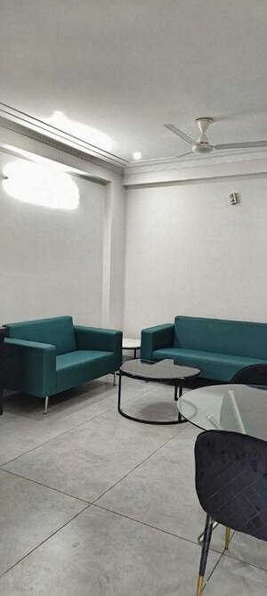 Team Area in 4 BHK Builder Floor at BPTP Amstoria, Sector 102 – for Rent