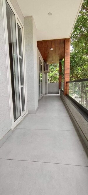Balcony in 4 BHK Builder Floor at BPTP Amstoria, Sector 102 – for Rent