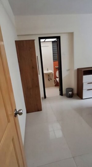 2 BHK Apartment For Rent in Casablanca Vile Parle, Vile Parle West
