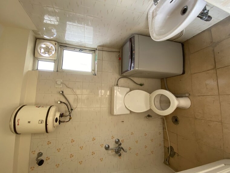 Bathroom, shree-vardhman-mantra 2 Bedroom 800 Sq.Ft. Apartment In Sector 67 Gurgaon 10653773