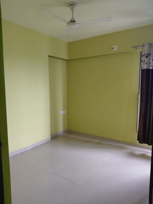 Room in 2 BHK Apartment at Ganesh Malabar Retreat, Near Nirma University On Sg Highway – for Rent