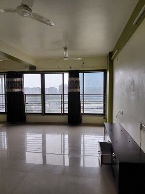 Room in 2 BHK Apartment at Ganesh Malabar Retreat, Near Nirma University On Sg Highway – for Rent