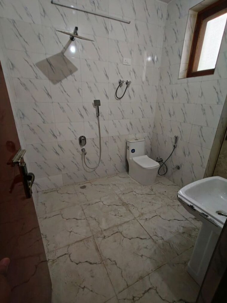Bathroom, pi i and ii greater noida 4 Bedroom 2100 Sq.Ft. Independent House In Pi I And Ii Greater Noida Greater Noida 10653786