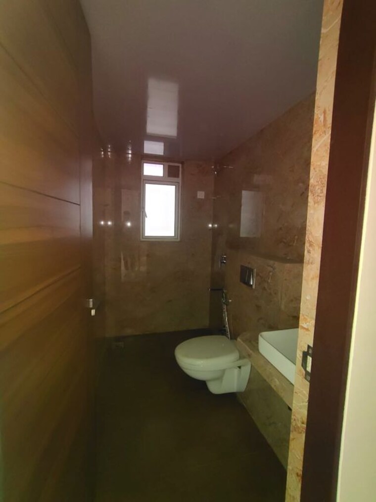 Bathroom, chembur 3 Bedroom 1000 Sq.Ft. Apartment In Chembur Mumbai 10653605