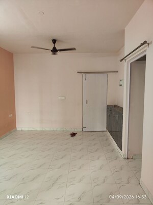 Room in 2 BHK Apartment at Gomti Enclave Devamau, Devamau – for Rent