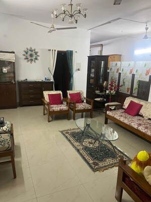 Living Room in 3 BHK Independent House at Sector 32 – for Rent
