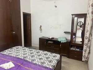 Bedroom in 3 BHK Independent House at Sector 32 – for Rent