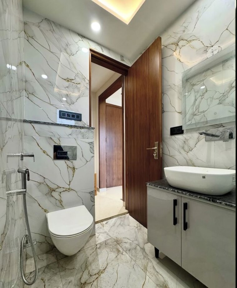 Bathroom, new industrial township 5 3 Bedroom 1350 Sq.Ft. Builder Floor In New Industrial Township 5 Faridabad 10653878