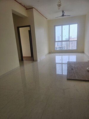Room in 3 BHK Apartment at Mayfair 14, Borivali West – for Rent