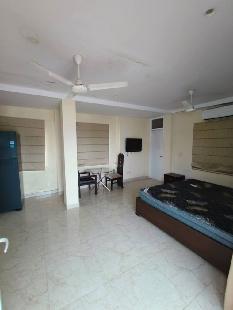 Living Room, east of kailash 1 RK 600 Sq.Ft. Builder Floor In East Of Kailash Delhi 10653911