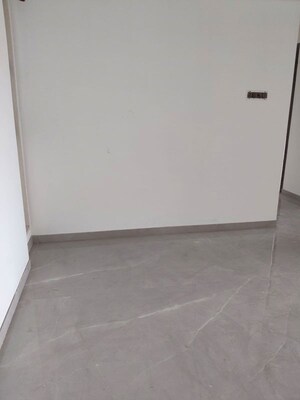 Room in 4 BHK Apartment at Adani Western Heights Sky Apartments, Andheri West – for Sale
