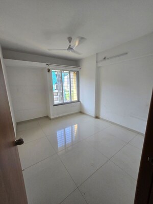 Room in 2 BHK Apartment at Kohinoor Zen Estate, Kharadi – for Rent