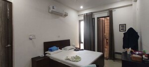Bedroom in 2 BHK Builder Floor at Sector 40 – for Rent