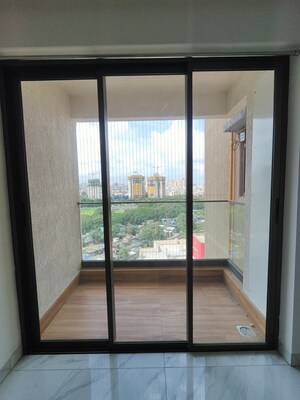 Room in 2 BHK Apartment at Raymond Ten X Habitat, Pokhran Road No Two – for Rent