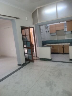 Room in 2 BHK Builder Floor at RWA Apartments Sector 50, Sector 50 – for Rent
