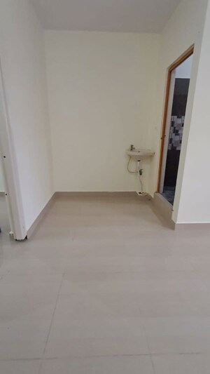 Room in 1 BHK Penthouse at Pushpa Apartments Koramangala, Koramangala – for Rent
