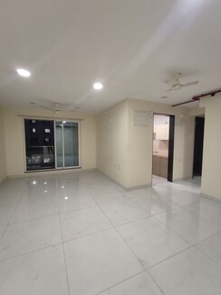 2 BHK Apartment For Rent in Sheth Avalon
