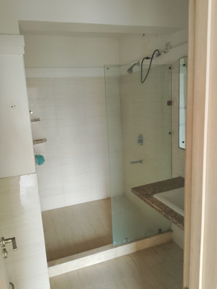 Bathroom, dlf-new-town-heights-town-houses 3.5 Bedroom 1895 Sq.Ft. Apartment In Sector 86 Gurgaon 10654061