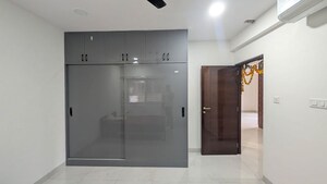 Room in 3 BHK Apartment at Reliance Avans Exotica, Kondapur – for Rent