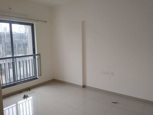 Room in 2 BHK Apartment at Mahindra Happinest Tathawade Phase 1, Tathawade – for Rent