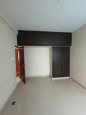 Room in  Apartment at Kundrathur – for Sale
