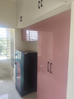 Room in 2 BHK Apartment at Vajram Onyx, Devarabeesana Halli – for Rent