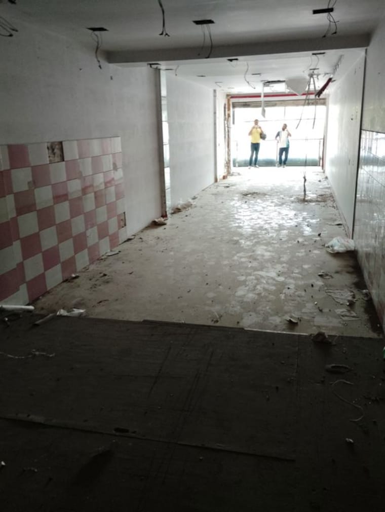 Balcony, silver-height Commercial Shop 600 Sq.Ft. In Mahanagar Lucknow 10654341