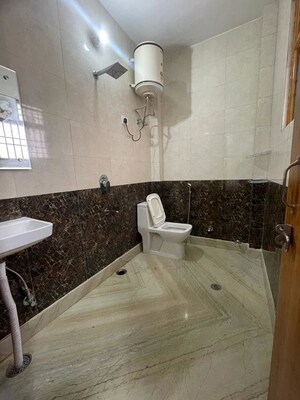Bathroom in 1 BHK Builder Floor at Sector 42 – for Rent