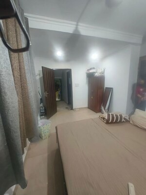 Bedroom in 2 BHK Builder Floor at Sector 43 – for Rent