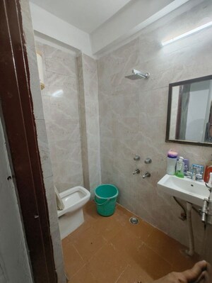 Bathroom in 2 BHK Builder Floor at Sector 43 – for Rent